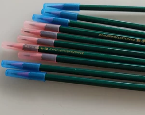 朋友的文具店不好干了代出一批笔尖保护套 捡...