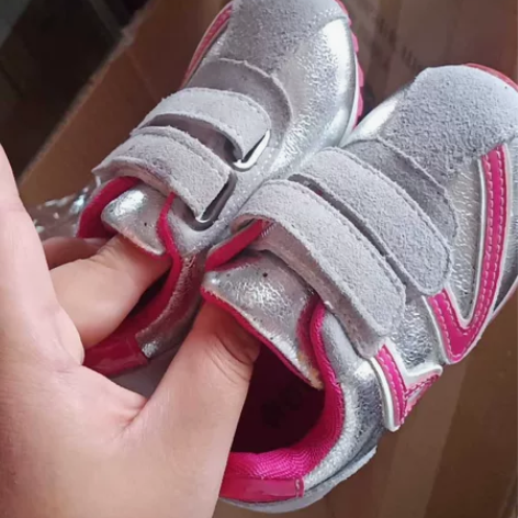 女宝休闲鞋，24码 感兴趣的话点“我想要”...