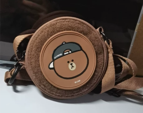 李宁布朗熊联名系列斜挎包 棕色 得物正品保...