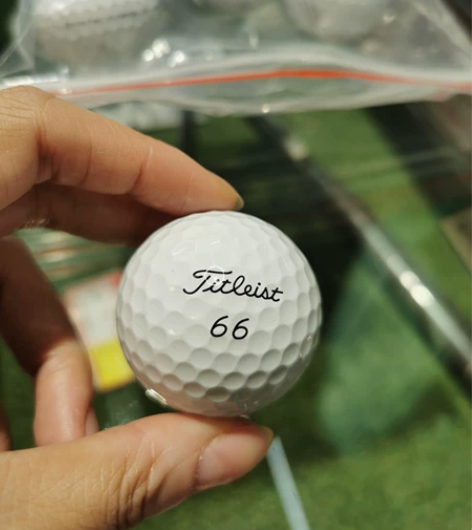高尔夫球，二手球，九成新，有轻微使用痕迹，...