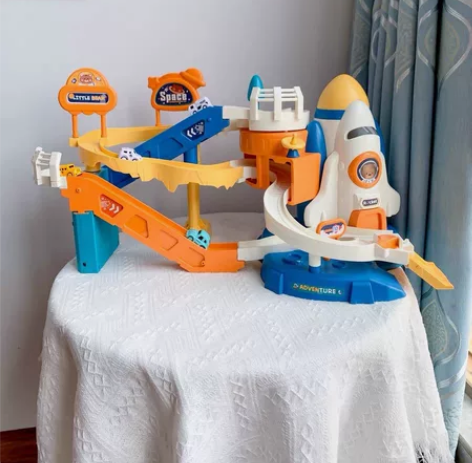 儿童男孩玩具益智力多功能轨道车停车场大楼三...