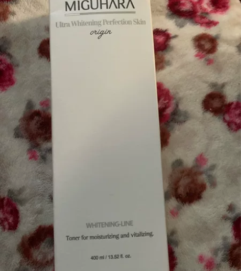 咪咕哈啦美白爽肤水，囤太多了，腾地方。 感...