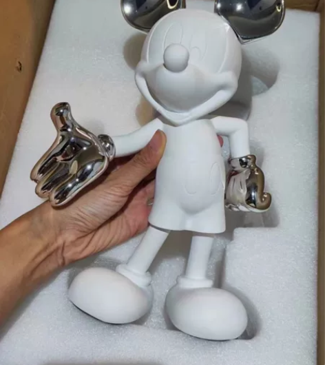 底价急售！创意轻奢卡通米奇摆件雕塑电视柜桌...