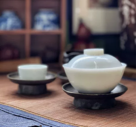 乾隆 本朝 琉璃盖碗 感兴趣的话点“我想要...