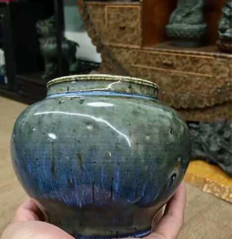 宋元时期窑边罐 高10厘米 感兴趣的话点“...