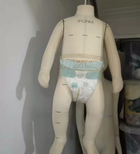 服装设计工作室关闭，转让两款从香港专业制作...