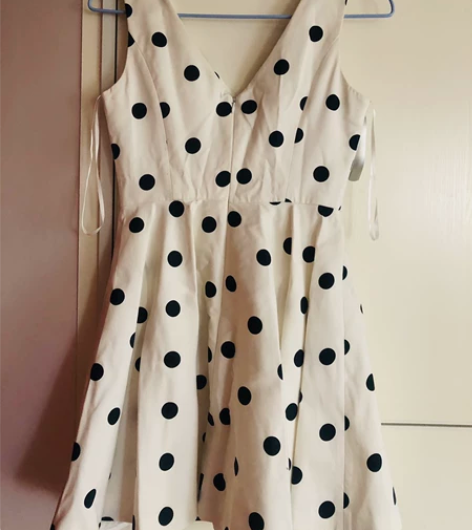 所有的衣服都是在专柜买的，不想被婆婆那去送...