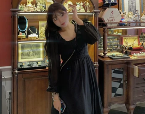 大面菁微胖定制早秋温柔风圆领拼接荷叶边天丝...