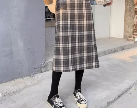 毛呢格子半身裙女春秋中长款日系复古高腰显瘦...