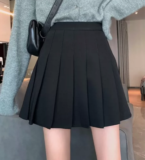 全新黑色百褶裙，买的套装但是只想要上衣36...