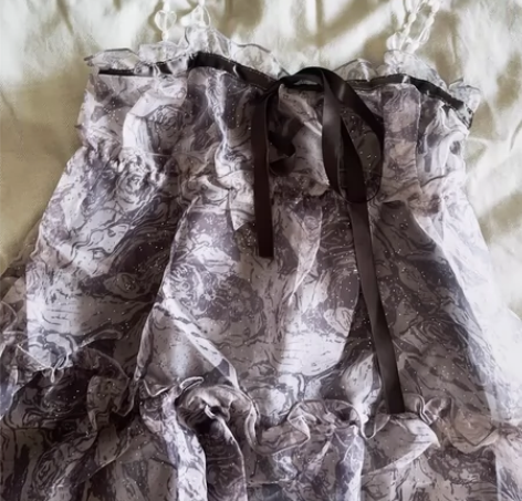 全新银河玫瑰欧根纱蓬蓬裙 邮费自理 砍价出...