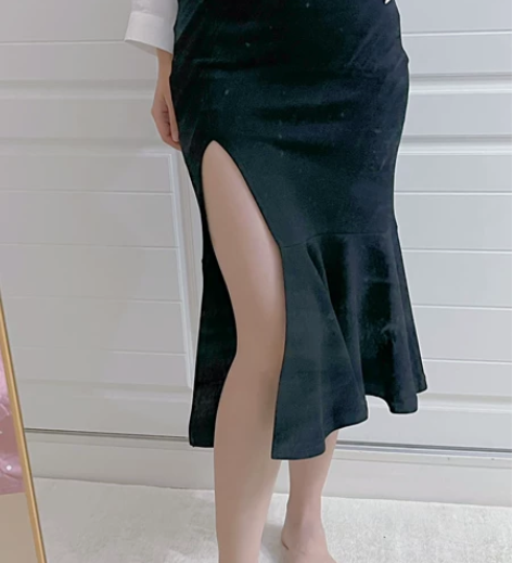 黑色鱼尾半裙 春秋款 高腰开衩半裙 八成新...
