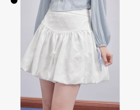 乐町白色花苞高腰半裙2023早春新款女装提...