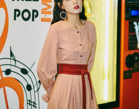 智熏裙法式桔梗秋装连衣裙高腰秋季收腰显瘦气...