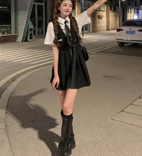 学院风背带裙，穿上真的太有青春活力啦！ 感...
