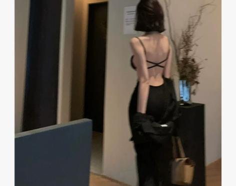 黑色吊带连衣裙两件套气质性感纯欲风2022...