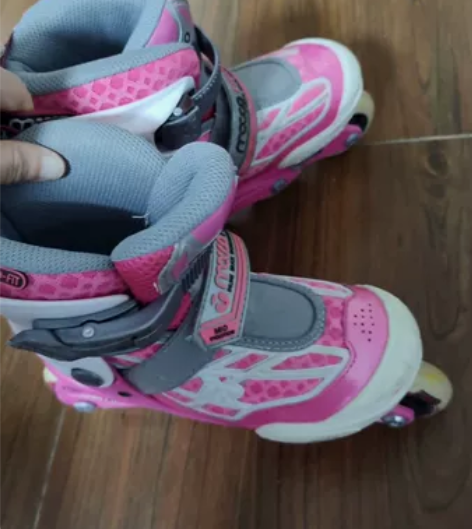仅米高儿童轮滑鞋一双，初学者直排轮mi0！...