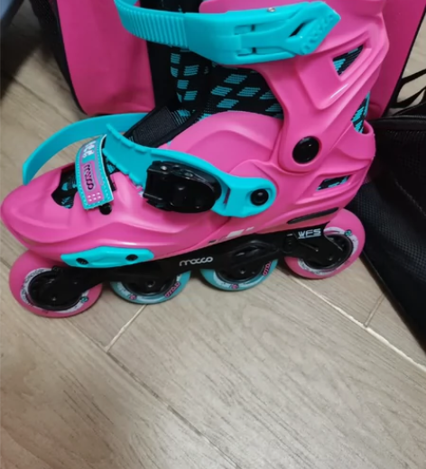 专业碳纤维轮滑鞋32-33-34-35码直...