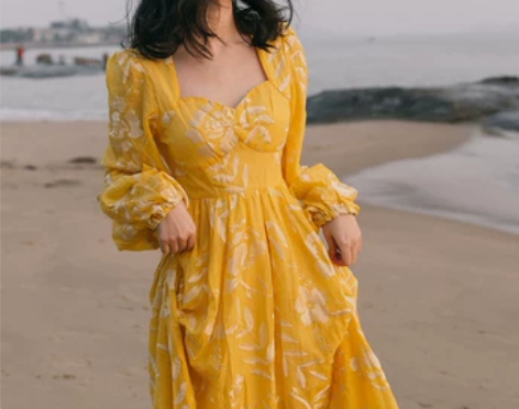 春夏新品复古刺绣泡泡袖性感少女初恋裙法式港...