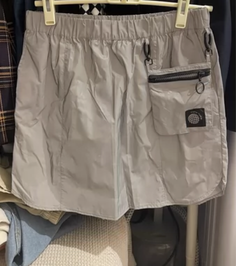 HM机能风工装半身裙 S码 平铺腰围68c...