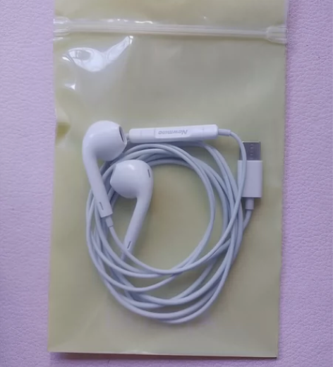 Topy-C纽曼插线耳机，没带耳机临时买来...