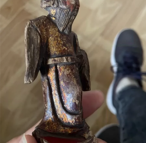 精制立体人物小木雕。有点小缺喜欢的来关健便...