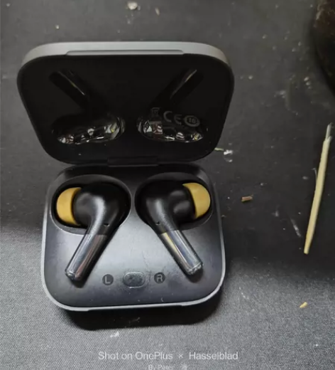 一加耳机 感兴趣的话点“我想要”和我私聊吧...