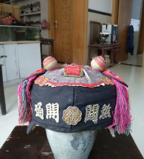 老物件老绣品： 小孩老狮子帽一顶，工艺好，...