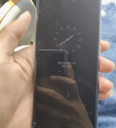 小米12x手机还在质保期! 8+128个人手机外屏损坏一直正... 小米12x手机还在质保期! 8+128个人手机外屏损坏一直正...