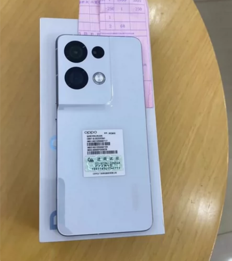 保修还有3个月OPPO reno 8pro...