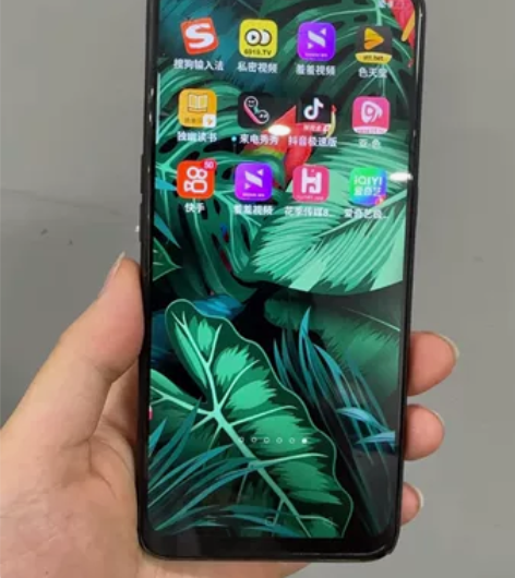 oppo A8. 128g内存，音量减坏了...
