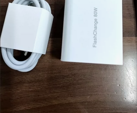 vivo X8080W充电器  6a数据线...