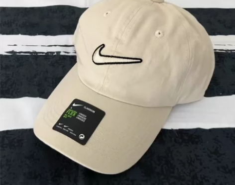 耐克棒球帽，给妹妹买的她不喜欢，有喜欢的直...