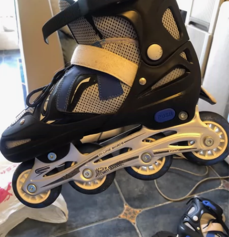 旱冰鞋 买来就穿一两次就闲置了37-40码有护膝 300多买...