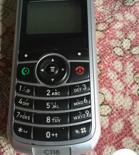 MOTOROLA c118手机 手机小型化...