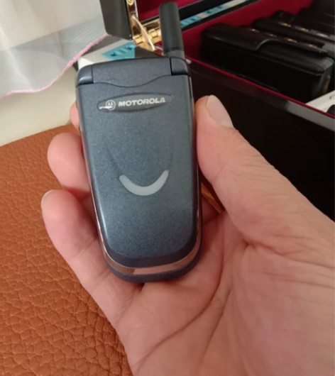 摩托罗拉手机 感兴趣的话点“我想要”和我私...