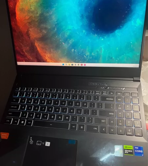 机械革命旷世16，CPU i7-13700...