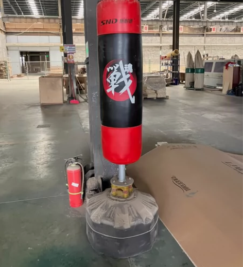 施耐德拳击包 需要的自提拿走 感兴趣的话点...