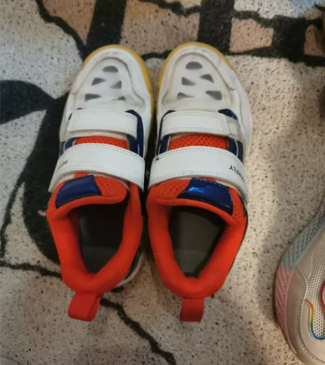 童鞋，泰兰尼斯，耐克，阿迪，非全新，都二手...