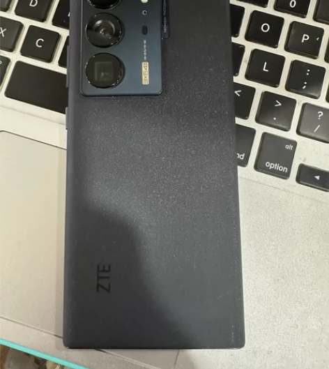 中兴Axon 40 Ultra 12+51...