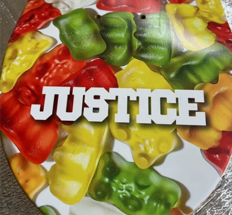 出一张小熊软糖全新滑板板面 justice...