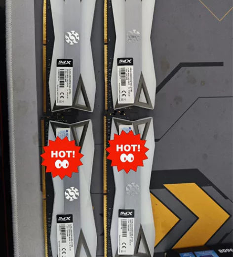 威刚龙耀D60  3600C18 8G 四...