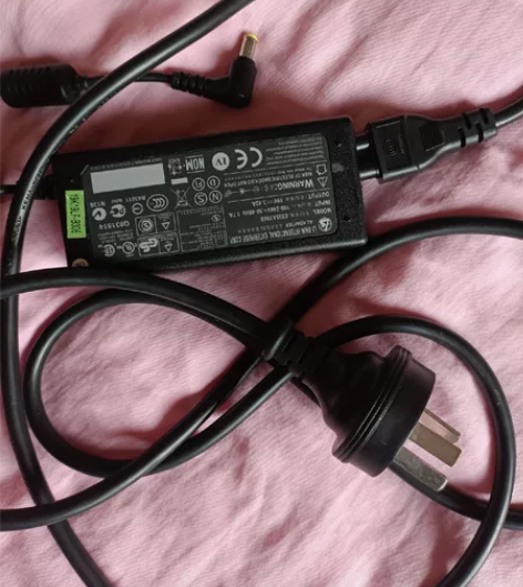 清华同方笔记本电脑的电源线，笔记本没了，留...