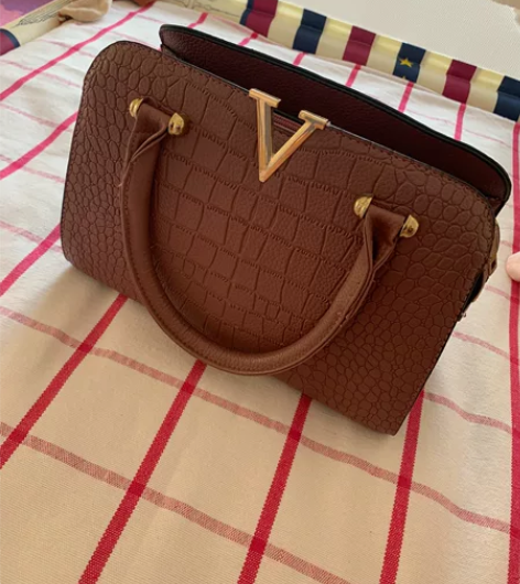 中年女士红褐色手提包 新旧如图 不退不换