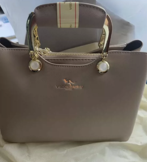 袋鼠女包手提包单肩包斜挎包 全新，颜色如图...