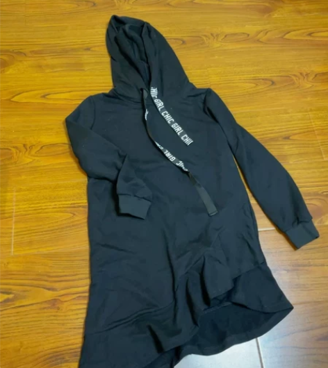 拉夏贝尔卫衣 中长款 荷叶边 斜的 正常穿...