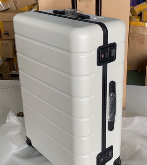 轻便旅行箱/小米生态链90分框体旅行箱24...