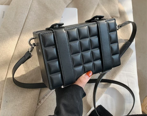 高级感包包小众设计2022新款爆款百搭斜挎...