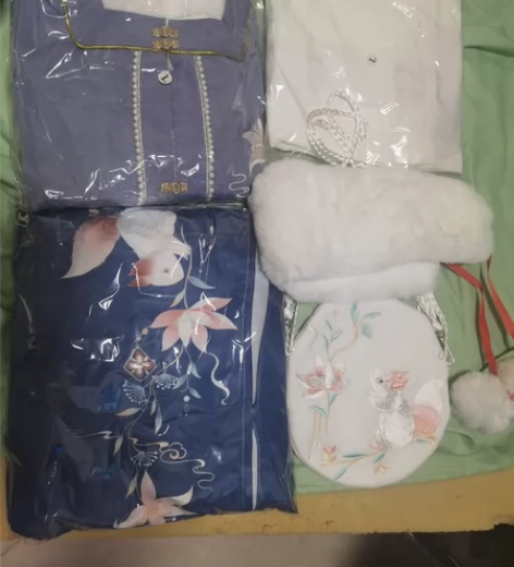 清梳原创汉服L马全套全新未拆封 感兴趣的话...