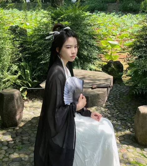 帮姐妹挂的 汉服两件套 m码 穿1